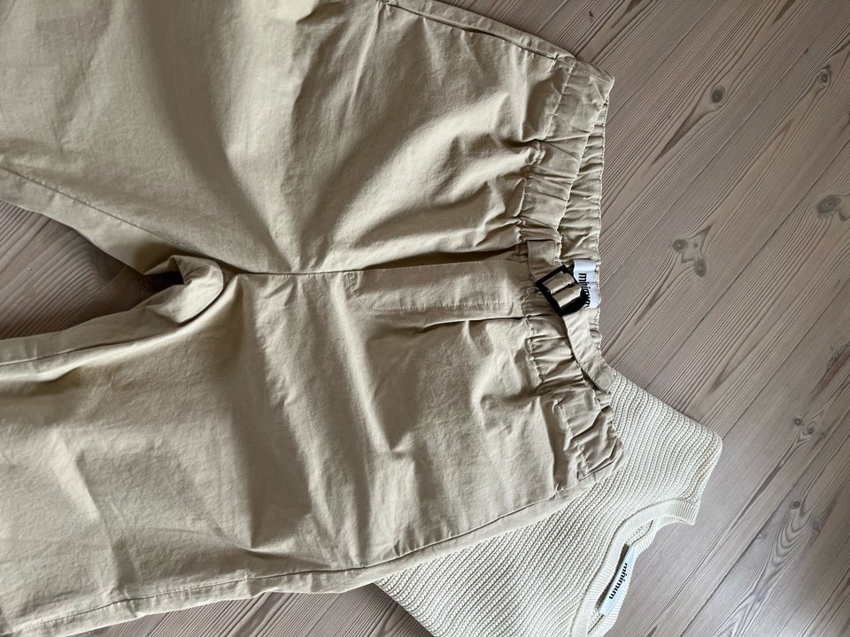 Chinos, Minimum, str. 32