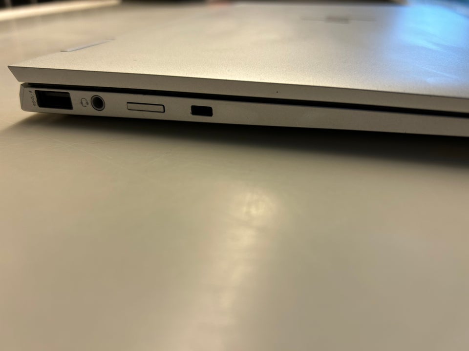 HP Elitebook 1030 G8 24 GHz 16 GB