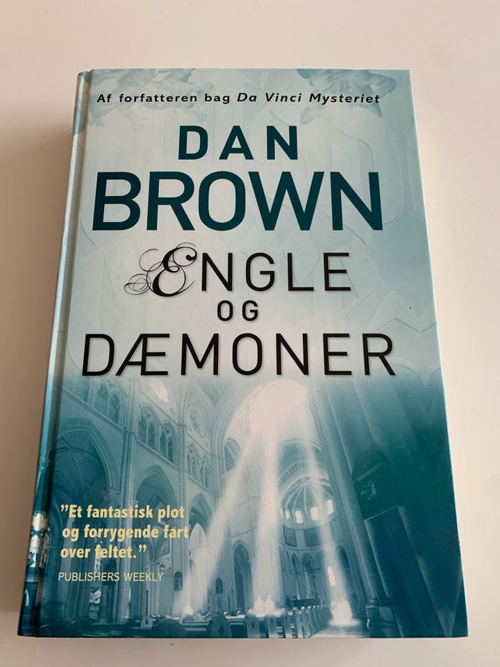 Engle og Dæmoner Dan Brown genre: