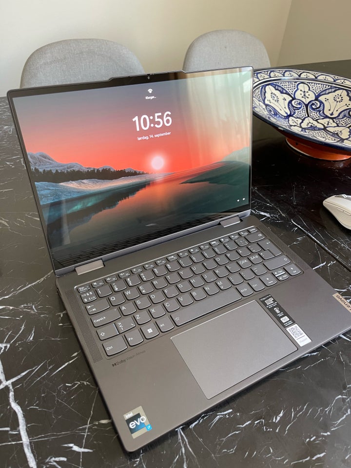 Lenovo Yoga i7 220 GHz 16 GB ram