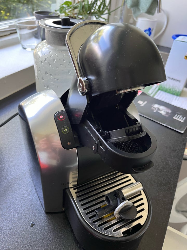 Nespresso maskine D290