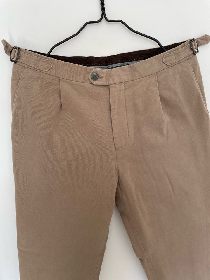 Chinos, Oscar Jacobson , str. 48