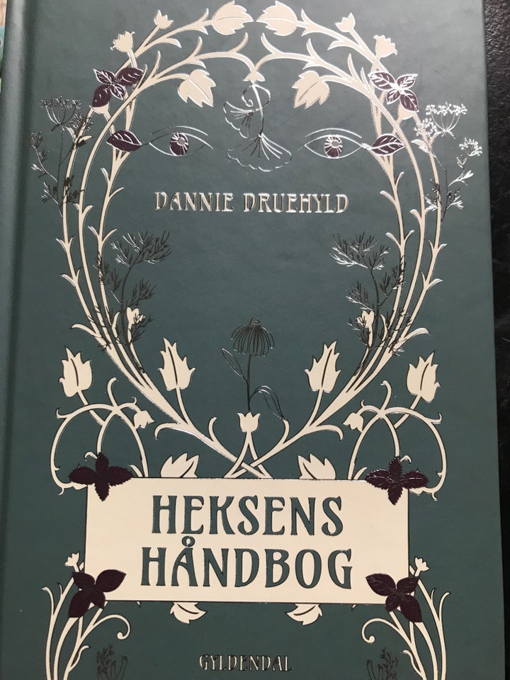 Heksens håndbog, Dannie Druehyld,