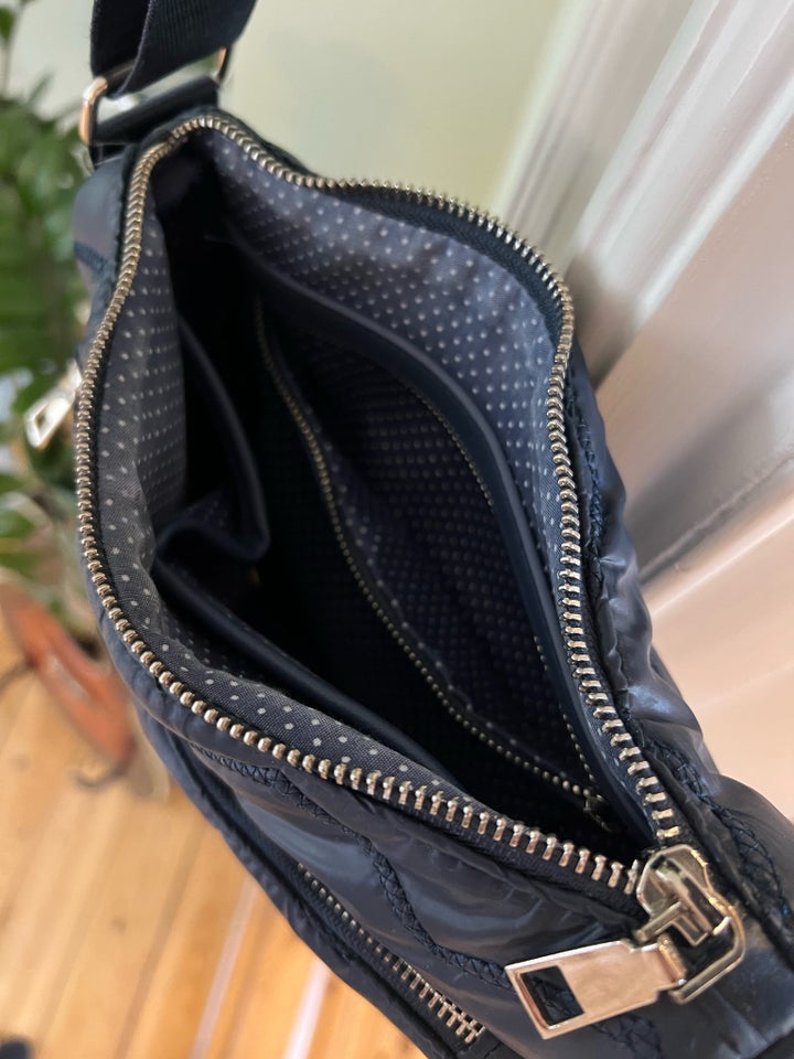 Crossbody, Hvisk