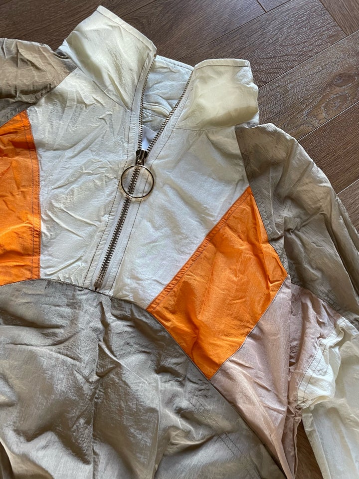 Anorak, str. 34, Co Couture