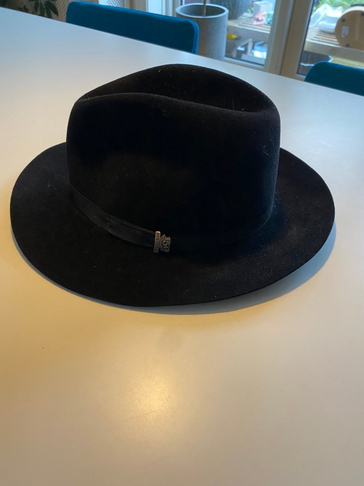 Hat, Stetson, str. 57-58