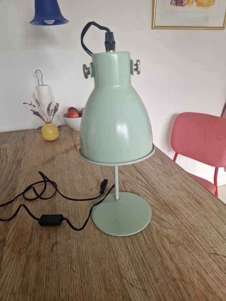 Skrivebordslampe, Søstrene grene