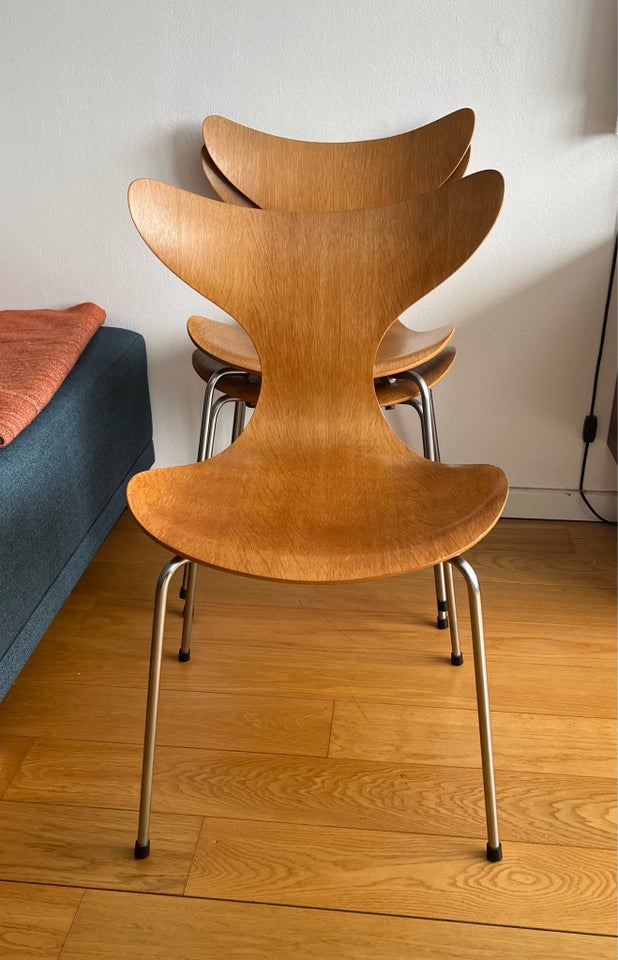 Arne Jacobsen stol M gen Liljen