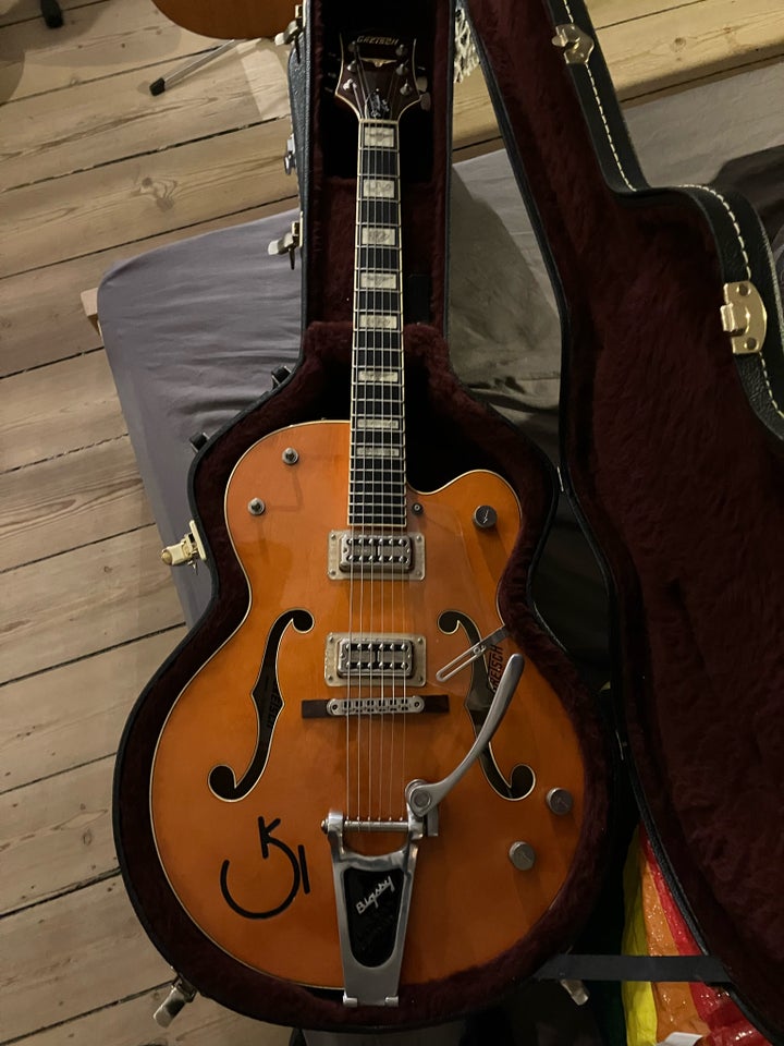 Halvakustisk, Gretsch G6120 RHH