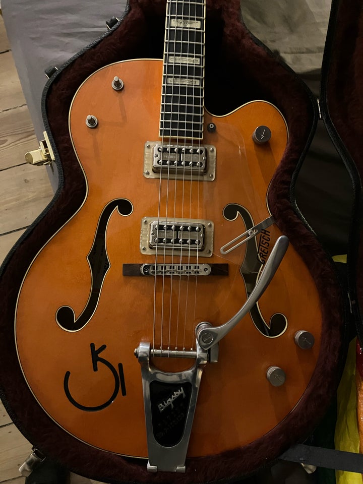 Halvakustisk, Gretsch G6120 RHH