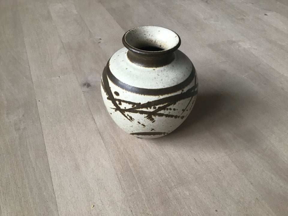 Keramik, Vase af Bjørn