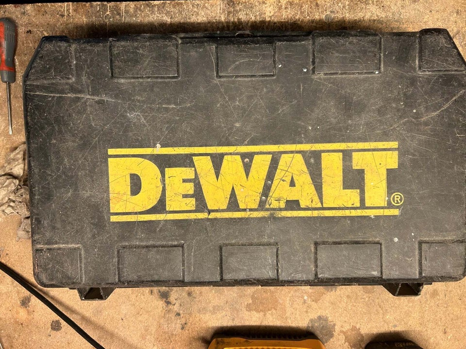 Mejselhammer DeWalt D25104-QS