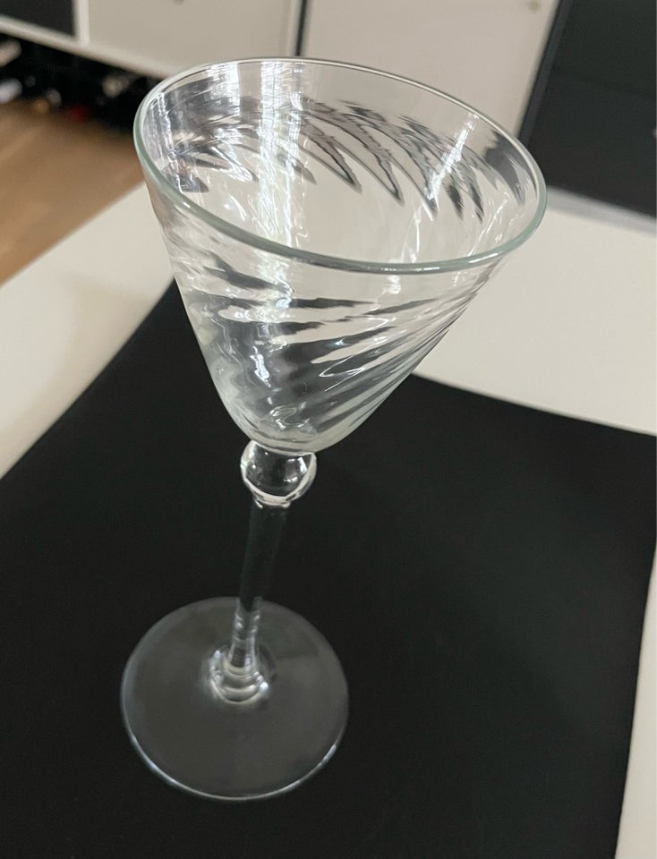 Glas, Mundblæste rødvinsglas