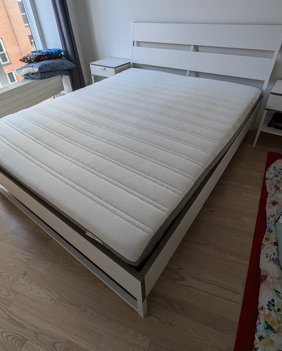 Double bed set with matchin...