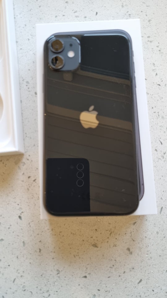 iPhone 11, 64 GB, sort