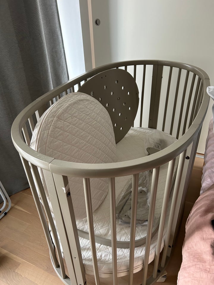 Tremmeseng, Stokke Sleepi baby- og