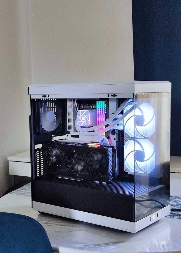 Selvbyg Clean White Gaming PC/RTX