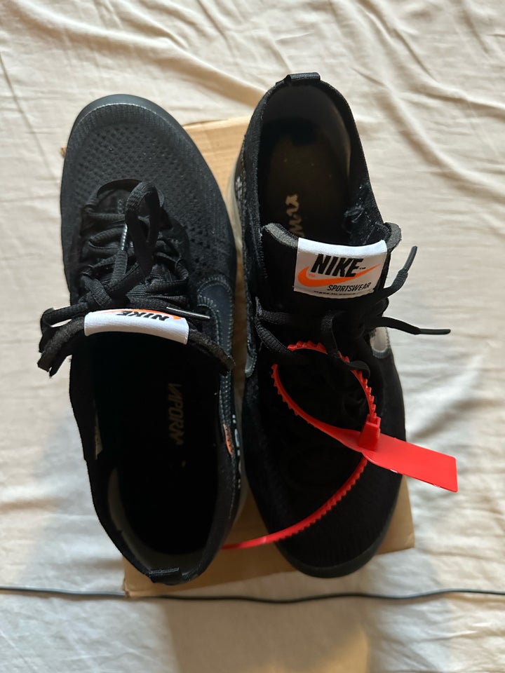 Sneakers Off white str 46