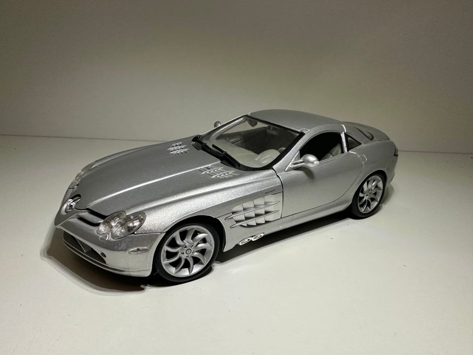 Modelbil, Maisto Mercedes slr