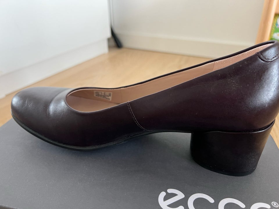 Pumps, str. 40, Ecco