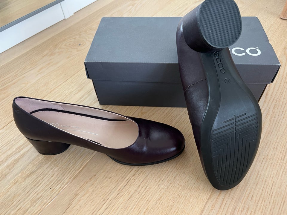 Pumps, str. 40, Ecco