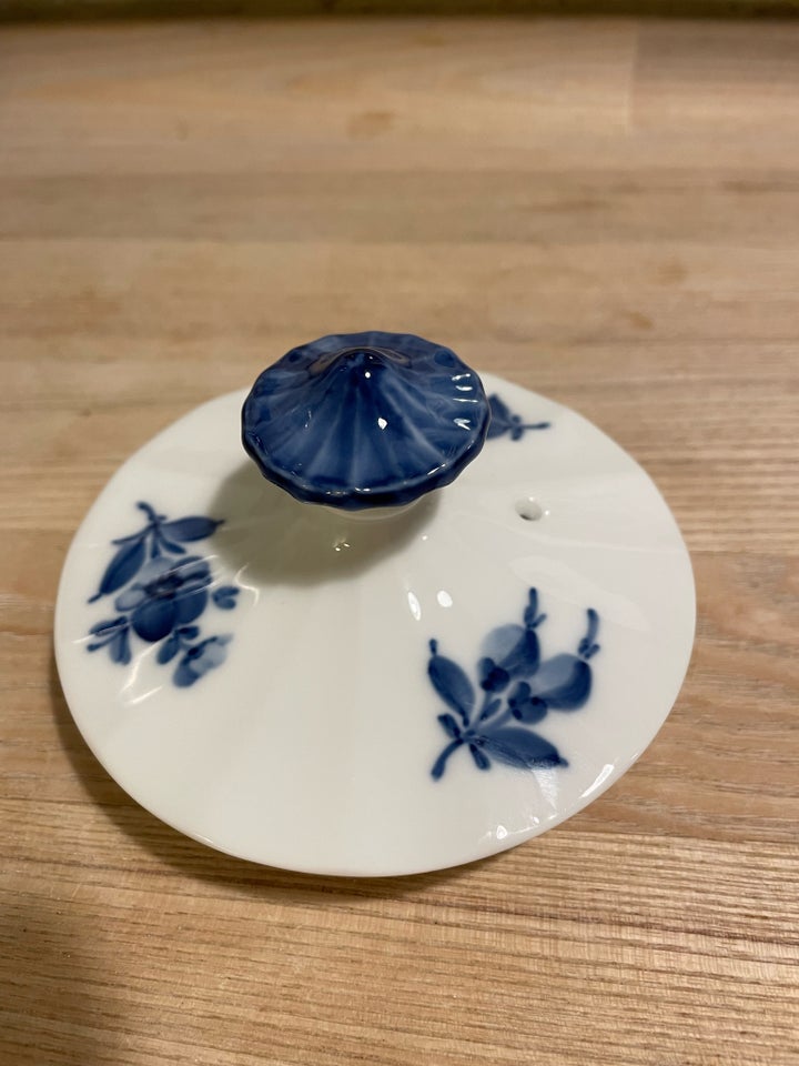 Porcelæn, Låg til Blå Blomst