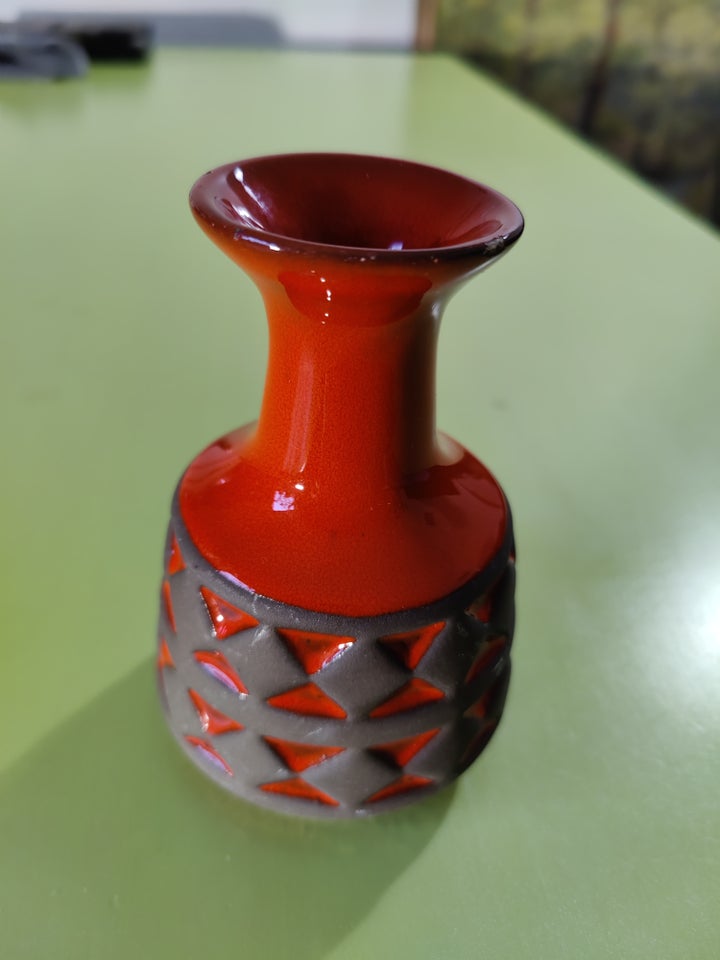 Vase rød, Keramik