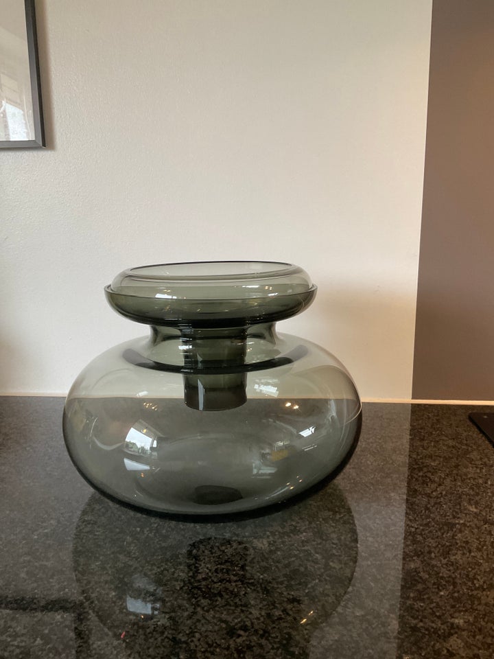 INU Vase, Zone Danmark