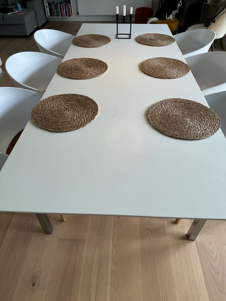 Spisebord, Corian og Rustfrit