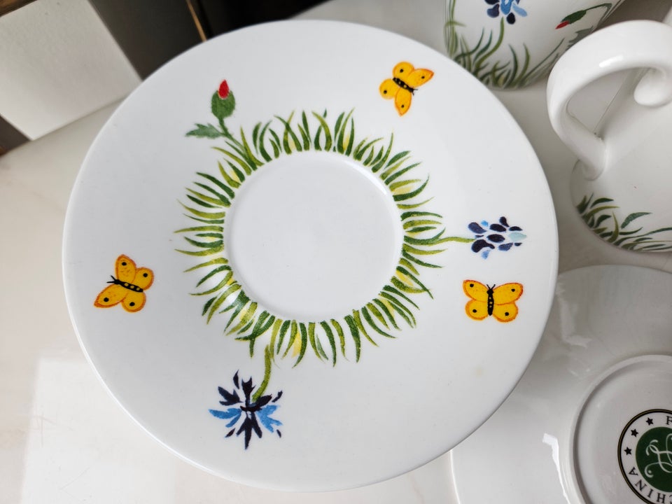 Porcelæn, Krus med tallerken FINE