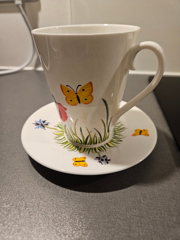 Porcelæn, Krus med tallerken FINE