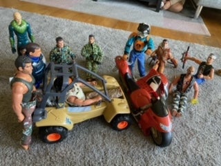 SAMLING HASBRO ACTION MEN MED BIL og