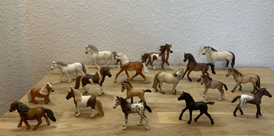 Dyr, 25 Schleich heste, Schleich