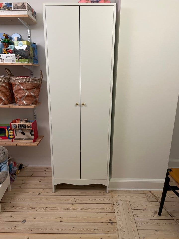 Klædeskab, Ikea, b: 60 d: 55 h: 181