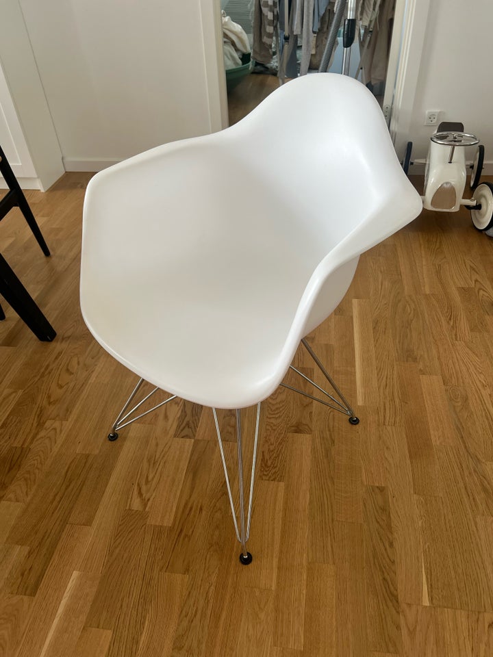 Spisebordsstol Plastic “Eames”