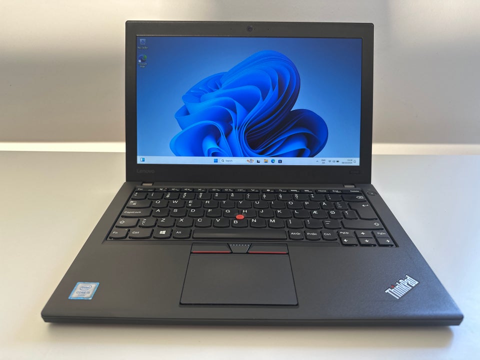 Lenovo ThinkPad X260, 2.3 GHz, 8 GB