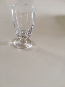 Glas Hvidsvinsglas almue fra