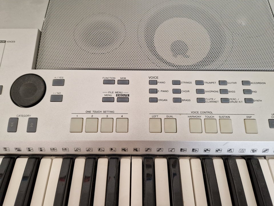 Keyboard, Yamaha PSR-S500