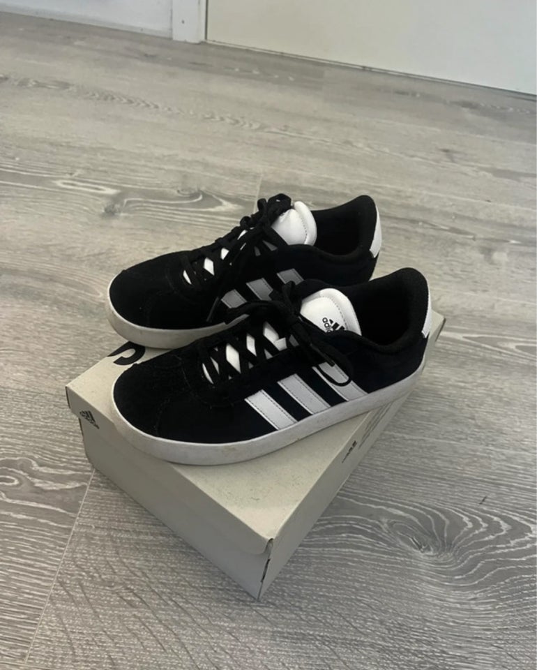 Sneakers, str. 36, Adidas