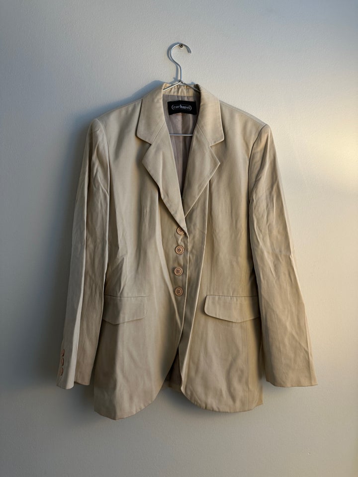 Blazer, str. 38, Cacharel