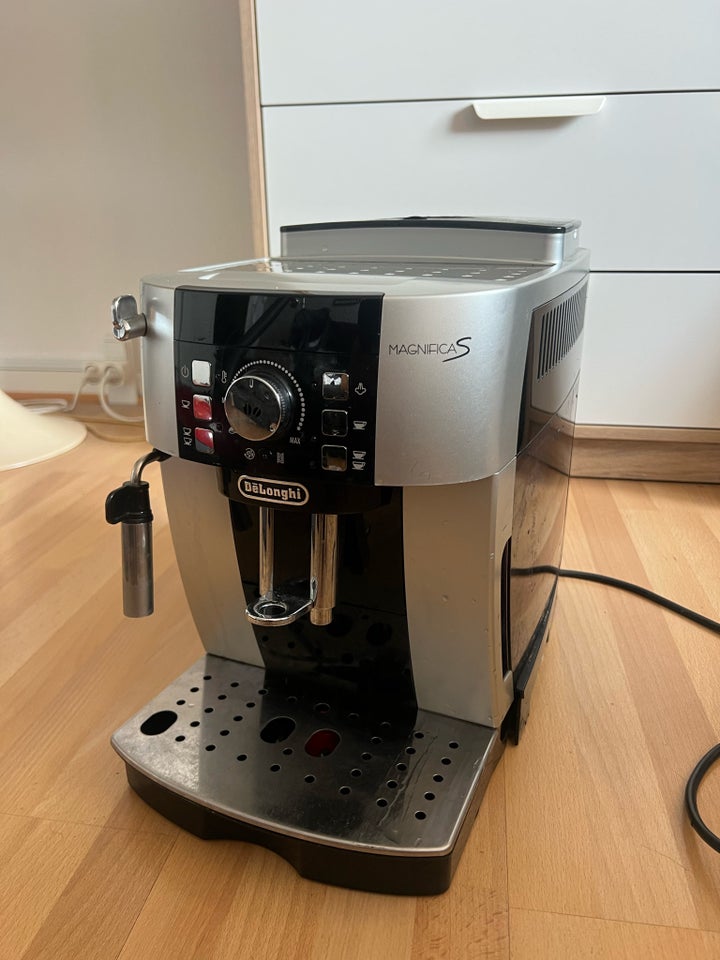 Delonghi Magnifica S espresso