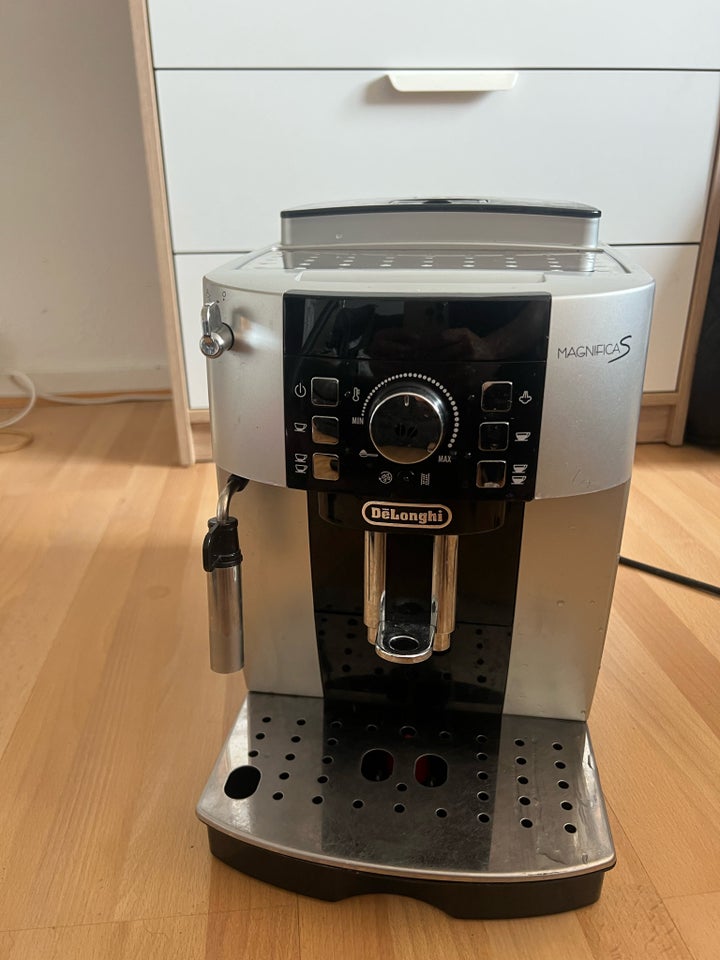 Delonghi Magnifica S espresso