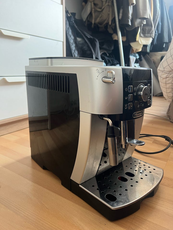 Delonghi Magnifica S espresso