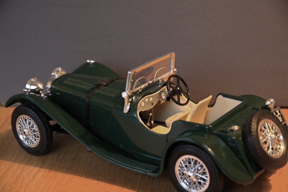 Modelbil, BURAGO 1:18 JAGUAR SS 100