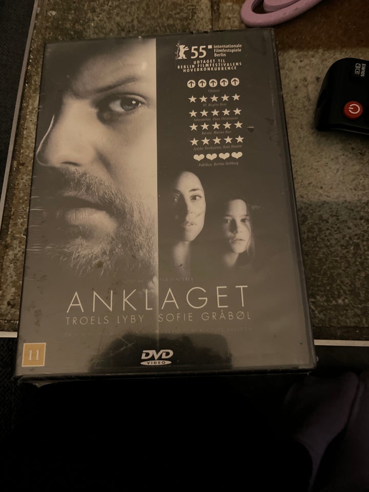 ANKLAGET .. ny i folie , DVD, drama