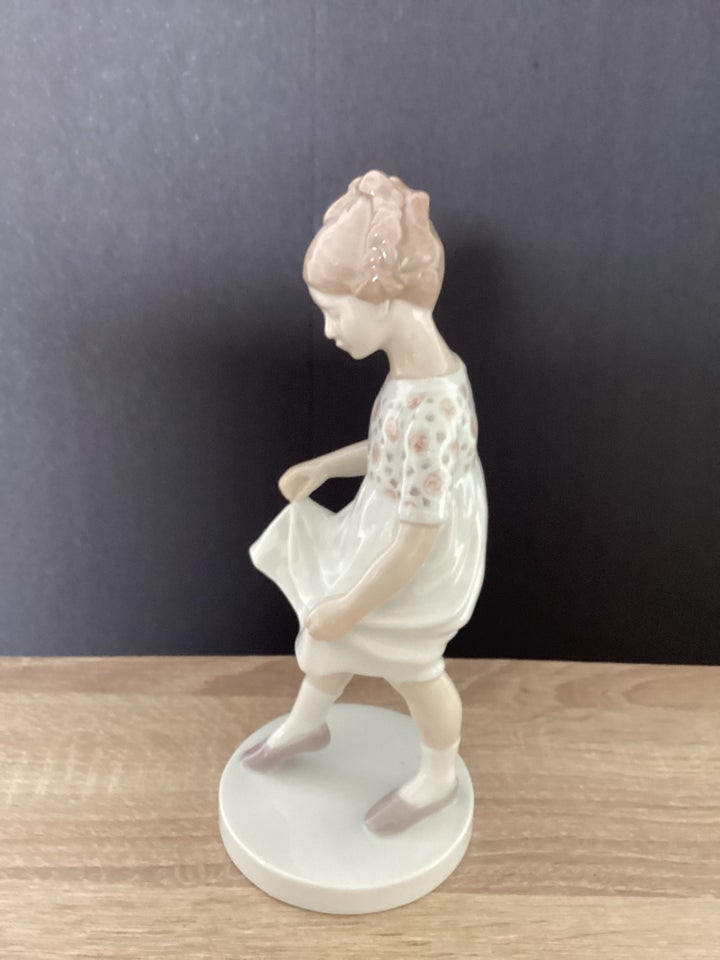 Pige figur i porcelæn BG