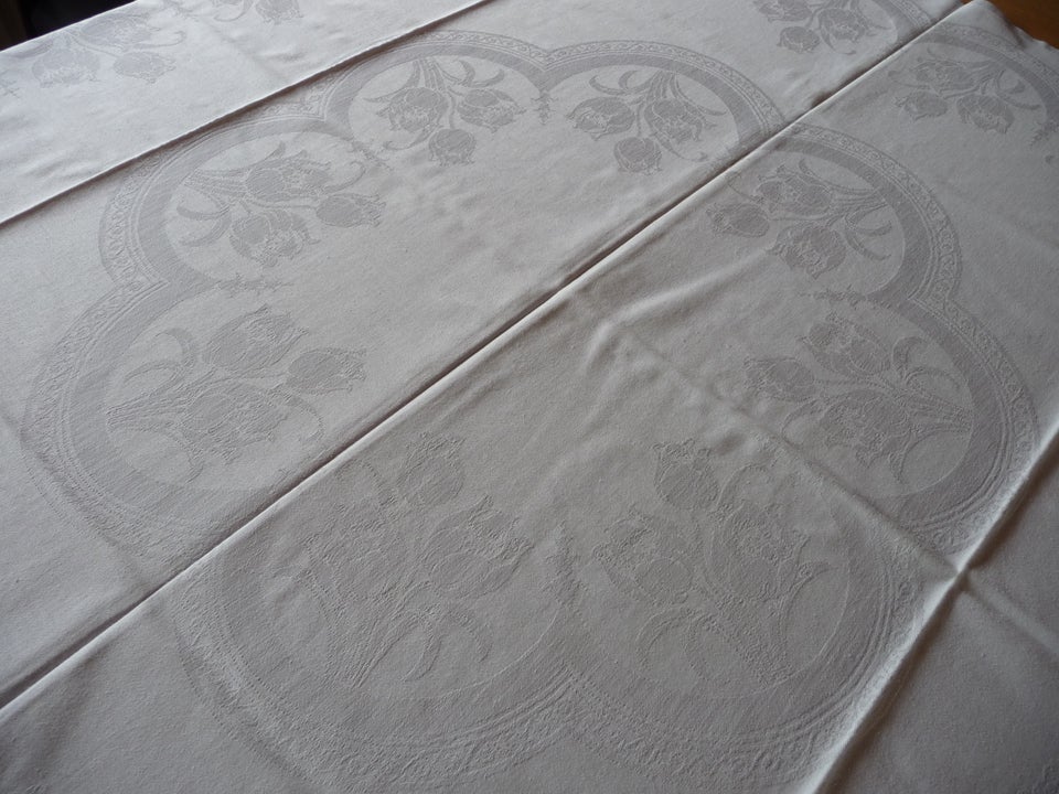 DUG - BORDDUG - HVID DAMASK L 132 cm -