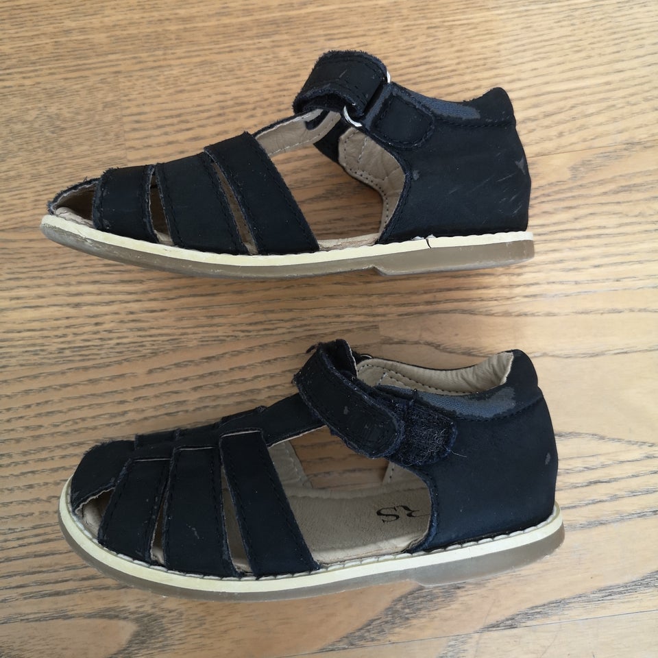 Sandaler, str. 26, Vrs