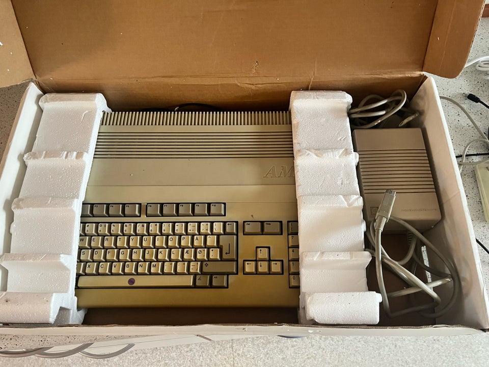 Amiga 500, spillekonsol, God