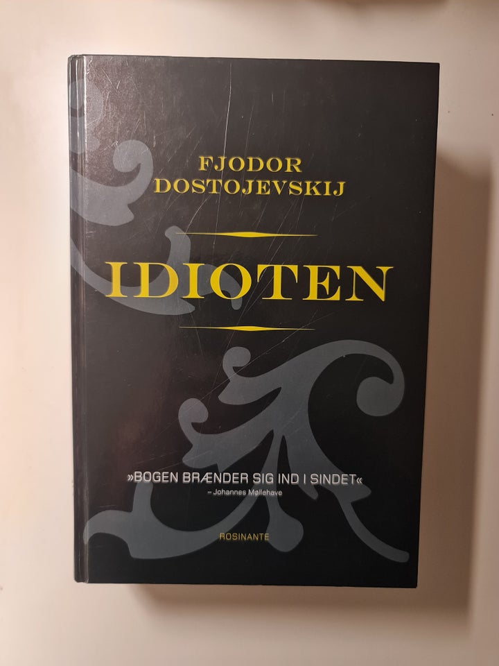 Idioten, Dostojevskij, genre: